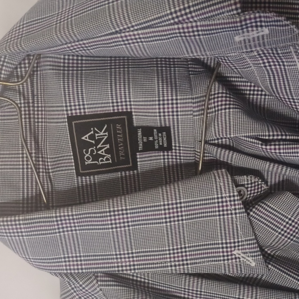 Like new long sleeve medium shirts each shirt is 35.00 all five 20.00 each
